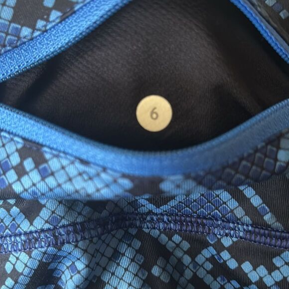Lululemon Speed Tight IV Full-On Luxtreme
Mini Ziggy Snake Pipe Dream Blue Sz 6 - Picture 8 of 8